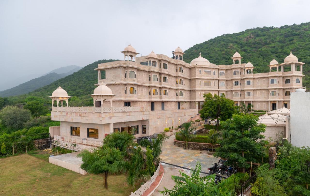 Traavista Aravali Mahal Hotel Udaipur Exterior foto