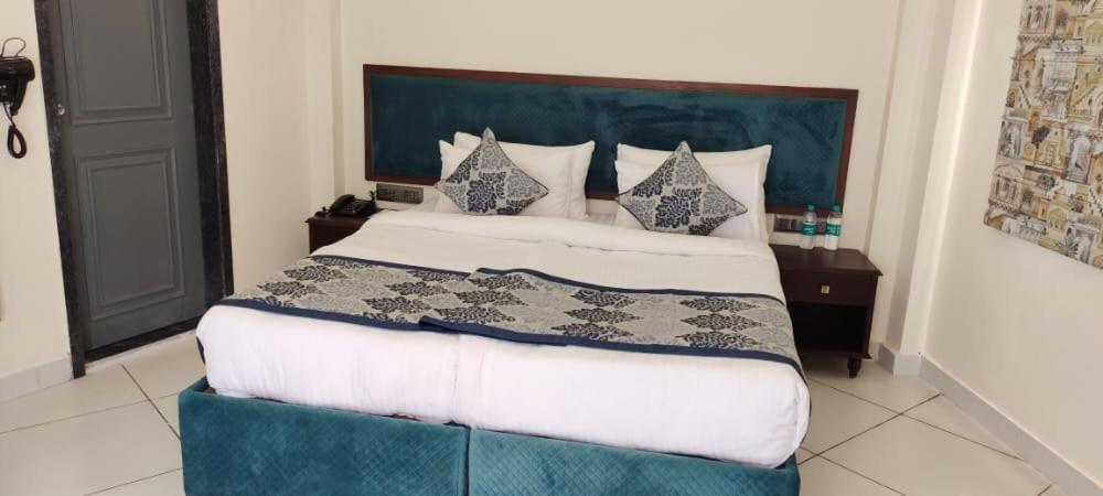 Traavista Aravali Mahal Hotel Udaipur Exterior foto